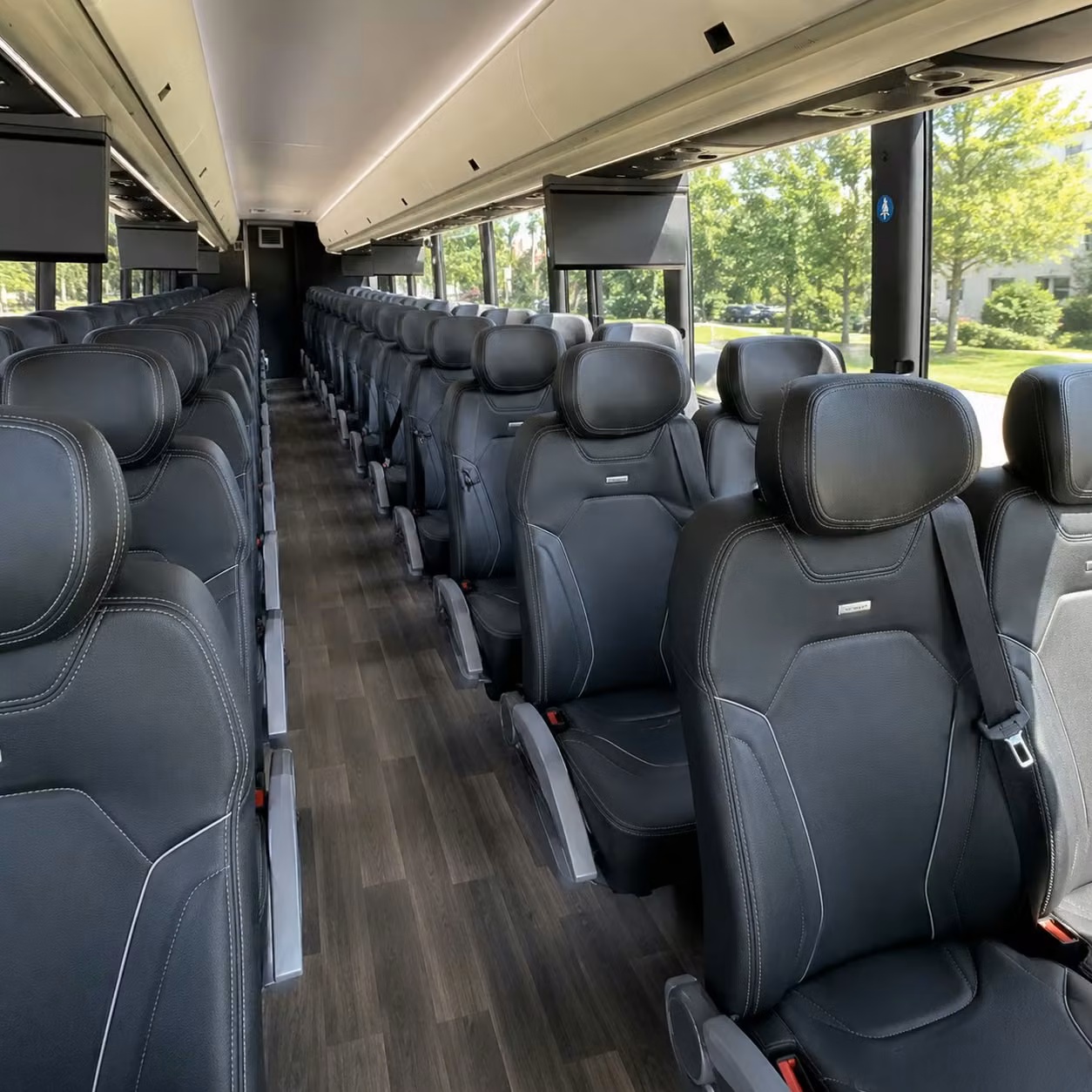 charter buses for field trips to the national museum of the united states air force