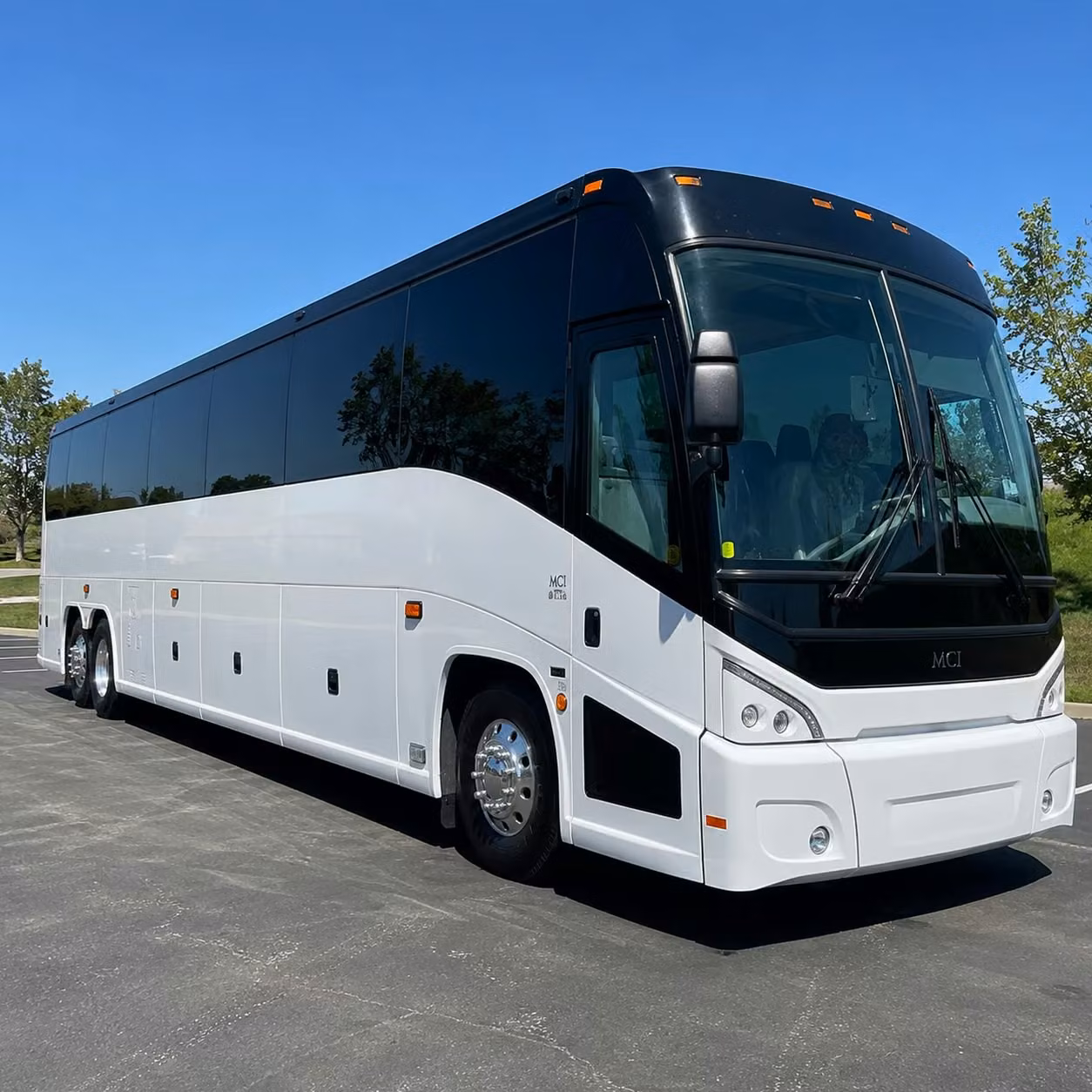 corporate groups and business travelers love dayton airport shuttles