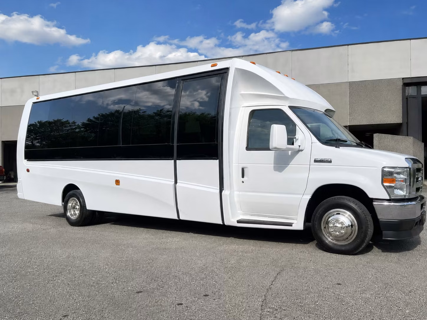 minibus rentals for smaller dayton prom groups who want to keep it intimate