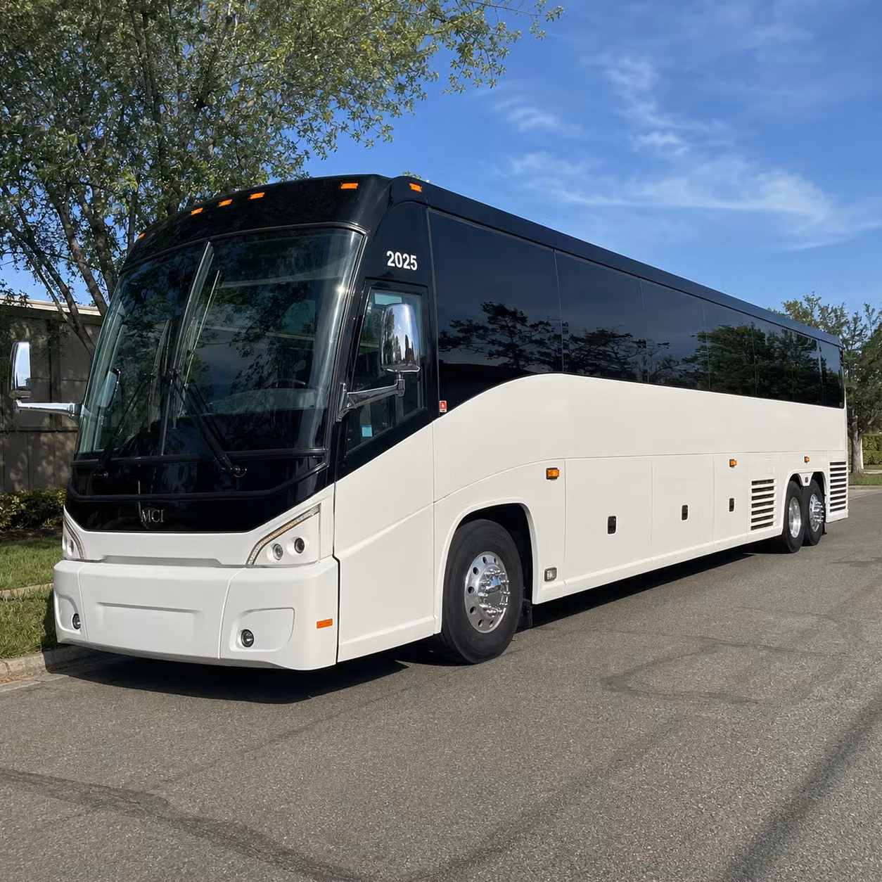 multi day bus rentals from dayton for school groups sports teams and corporate travel